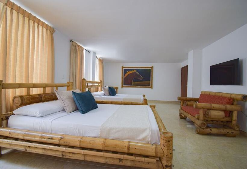 スタンダード4人部屋, Toledo Plaza