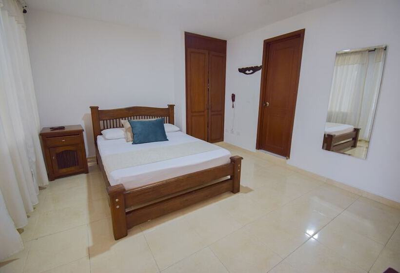 スタンダードルーム, Toledo Plaza