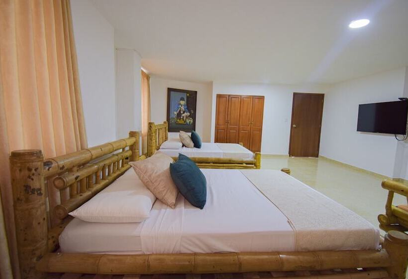 スタンダード4人部屋, Toledo Plaza