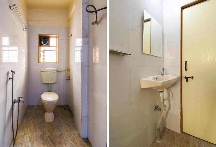 חדר קלאסי לשלושה, Collection O 64849 Dwarka Lodge