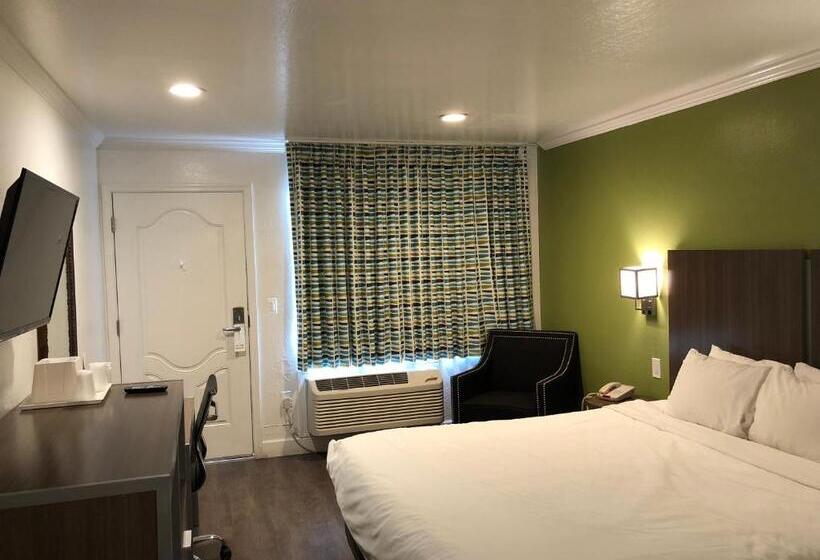 اتاق لوکس, Gilroy Inn