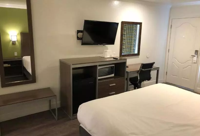 اتاق لوکس با تخت بزرگ, Gilroy Inn