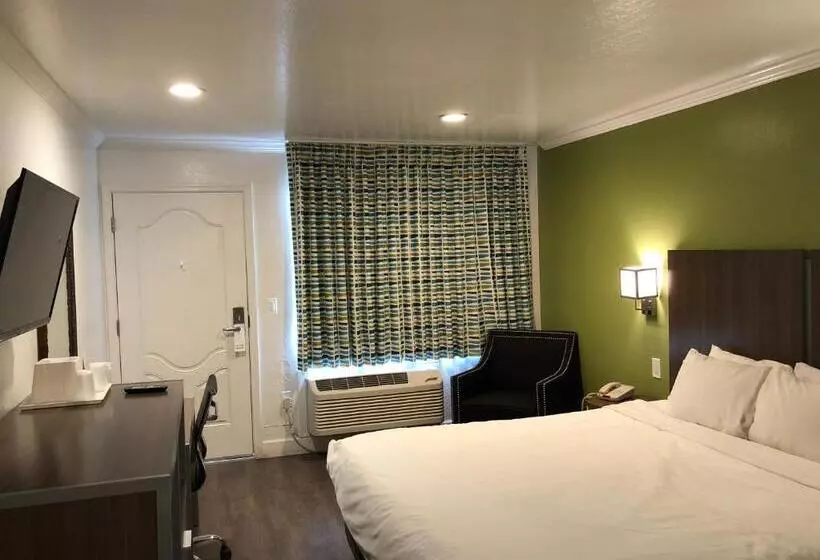 اتاق لوکس با تخت بزرگ, Gilroy Inn