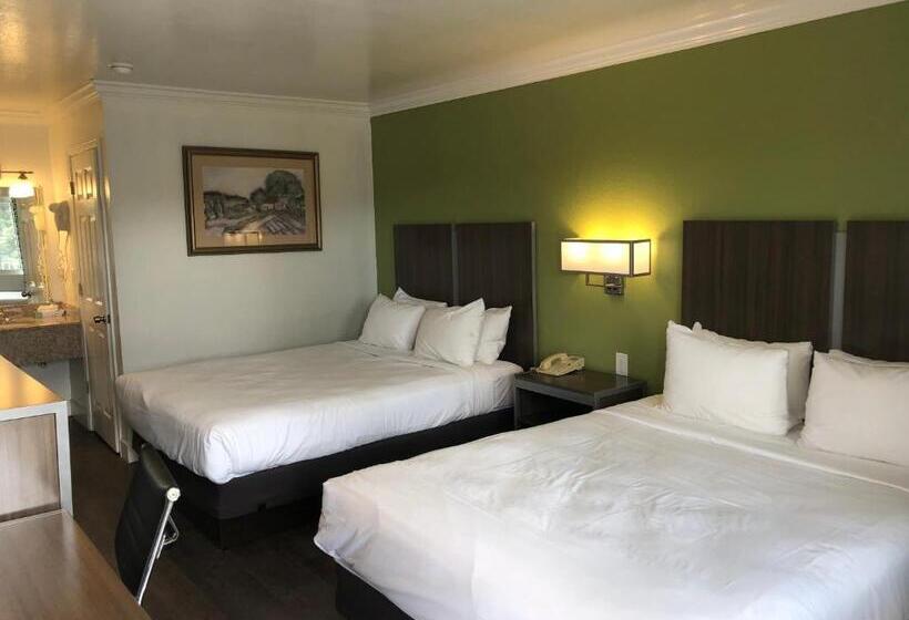 Номер Deluxe, Gilroy Inn