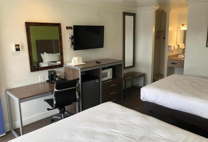 اتاق لوکس, Gilroy Inn
