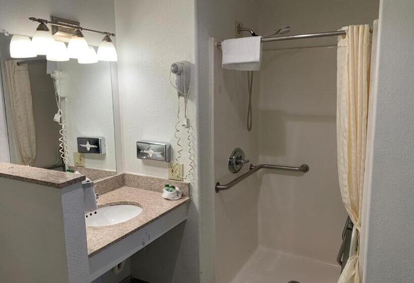 اتاق استاندارد برای معلولان, Gilroy Inn