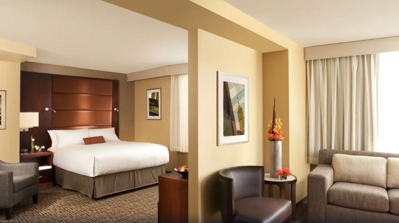 디럭스 룸 킹사이즈 침대, Sheraton Minneapolis Downtown Convention Center