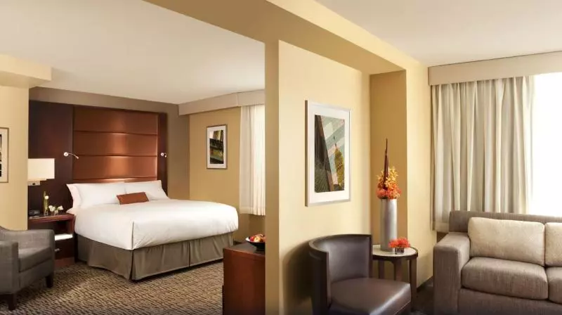 キングサイズベッドのスーペリアルーム, Sheraton Minneapolis Downtown Convention Center