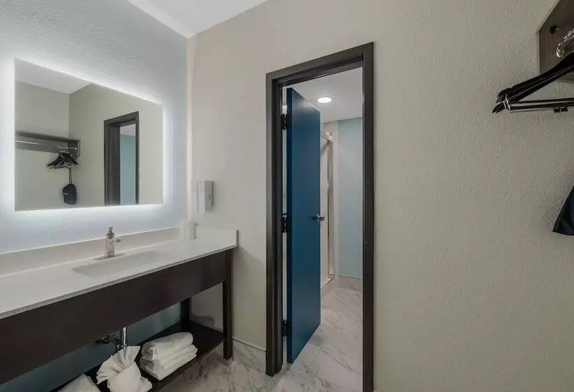 スイート, Red Roof Plus & Suites Virginia Beach   Seaside