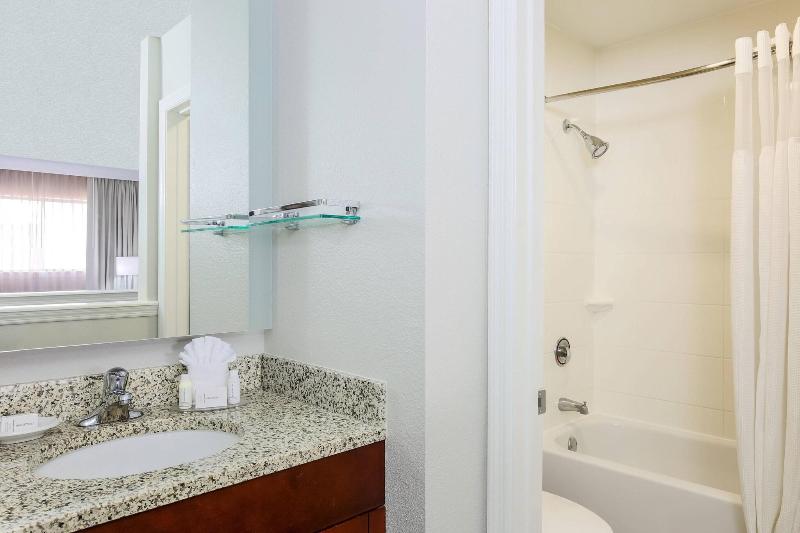 스탠다드 스튜디오, Residence Inn Boca Raton