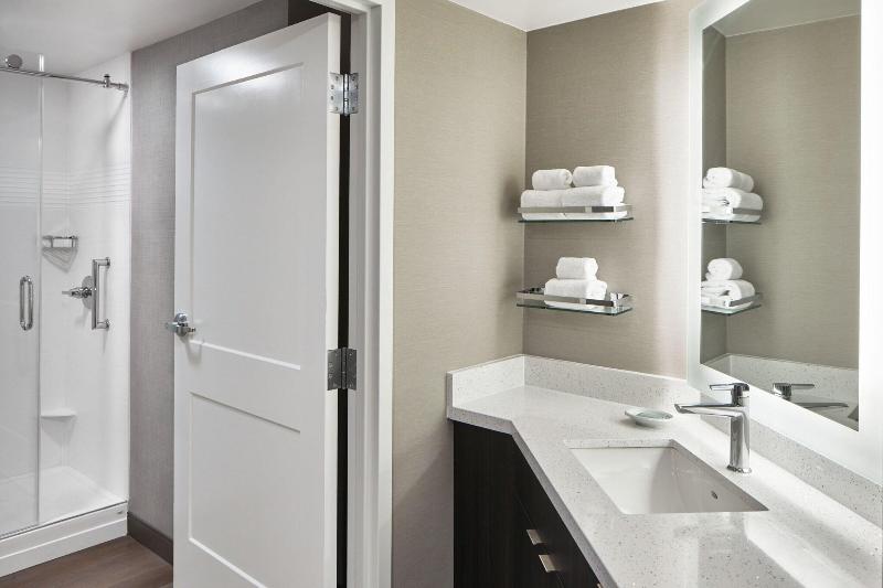 스위트 킹사이즈 침대, Residence Inn By Marriott Rochester West Greece