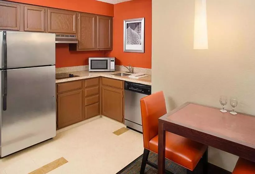 スタンダードスタジオ, Residence Inn By Marriott Detroit Livonia