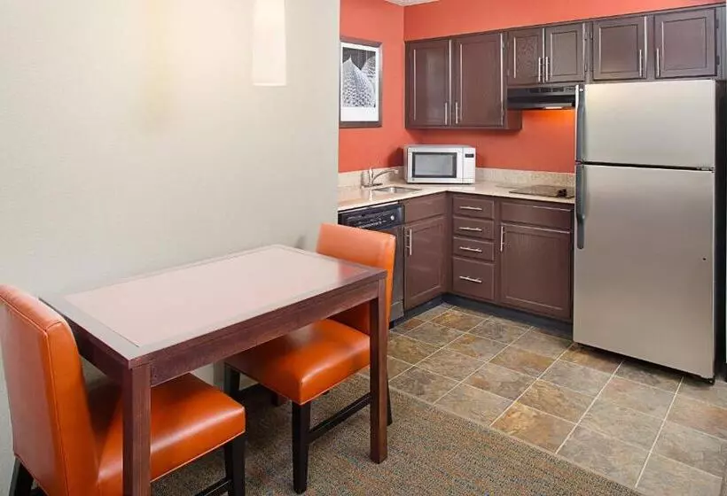 スタンダードスタジオ, Residence Inn Richmond Northwest