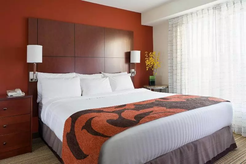 استودیو استاندارد با تخت کینگ, Residence Inn Rockford