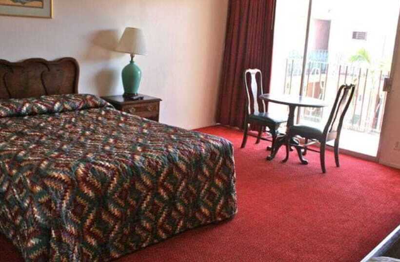 豪华三人间, Royal Century Hotel At Lax