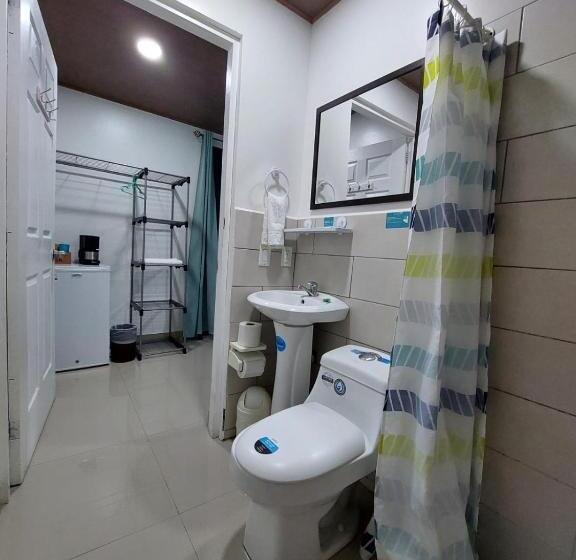 四人标准间, Carlota Tamarindo