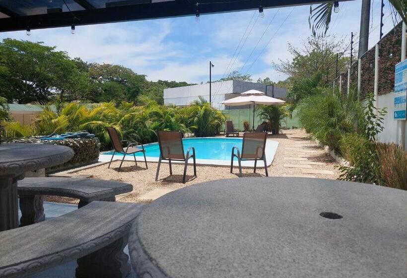 带2个双人床的标准工作室, Carlota Tamarindo