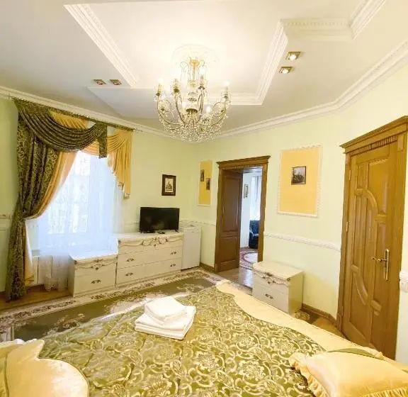 Standard-huone, петрос Family
