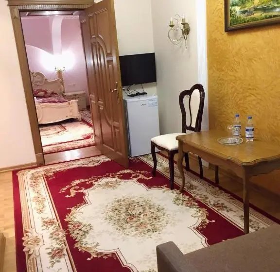 Deluxe Kolmen Hengen Huone, петрос Family