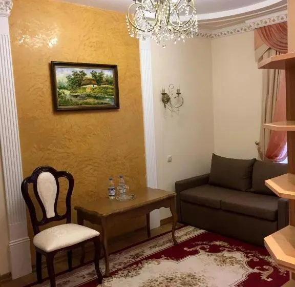 Deluxe Kolmen Hengen Huone, петрос Family