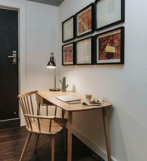 エクゼクティブスイート, The Feather Hill Boutique