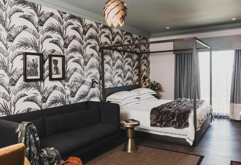 エクゼクティブスイート, The Feather Hill Boutique