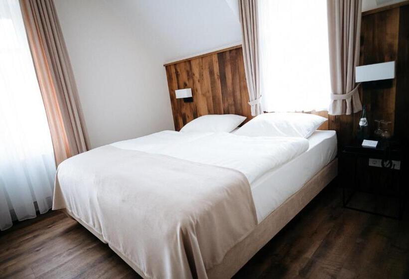 غرفة قياسية, Zum Mühlenteich