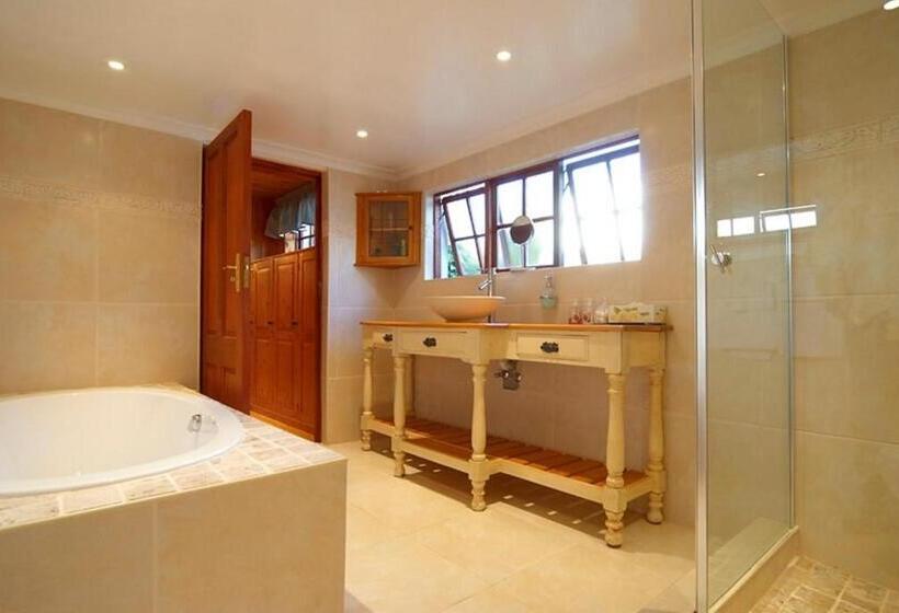 جناح, Sacred Mountain Lodge