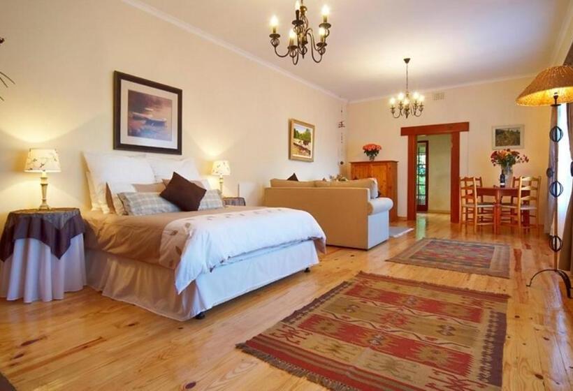 جناح, Sacred Mountain Lodge