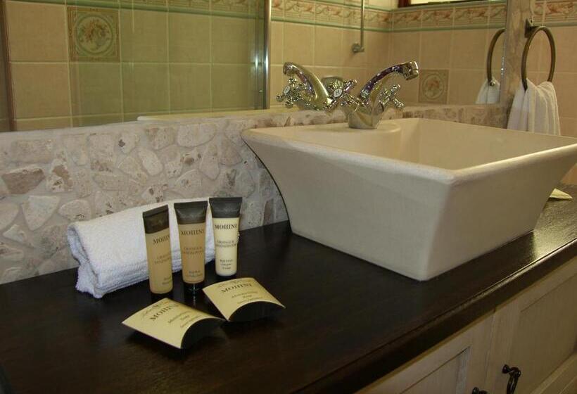 جناح, Sacred Mountain Lodge