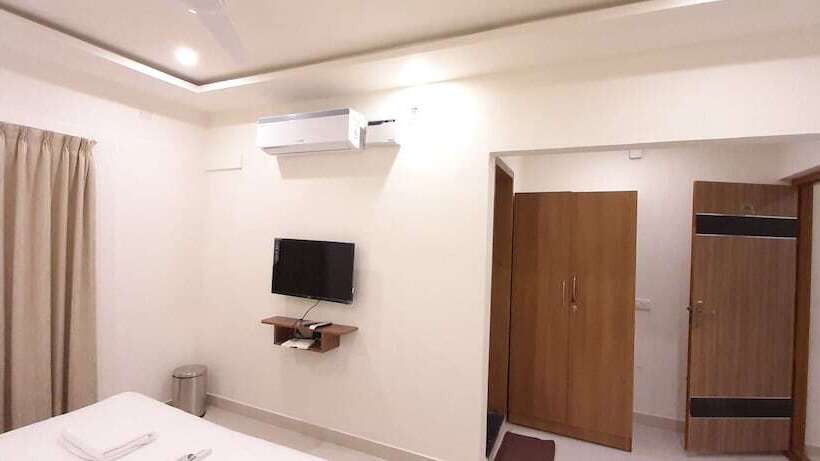 غرفة عائلية, Airport City