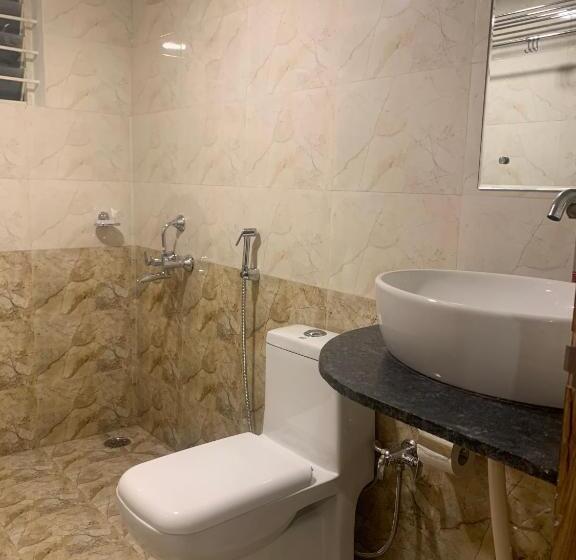 غرفة قياسية, Airport City