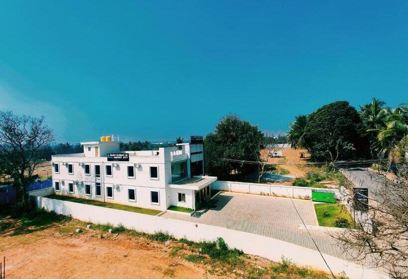 غرفة قياسية, Airport City