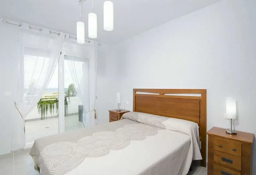 海の見える2ベッドルームアパートメント, Novabeach Apartments Marholidays
