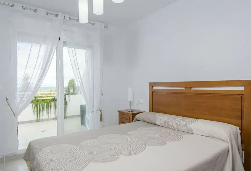 海の見える2ベッドルームアパートメント, Novabeach Apartments Marholidays