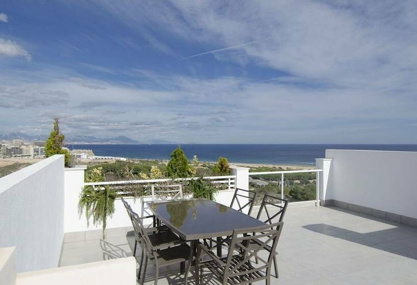 Апартаменты 2 Спальни Вид на Море, Novabeach Apartments   Marholidays