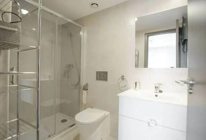 海の見える2ベッドルームアパートメント, Novabeach Apartments Marholidays