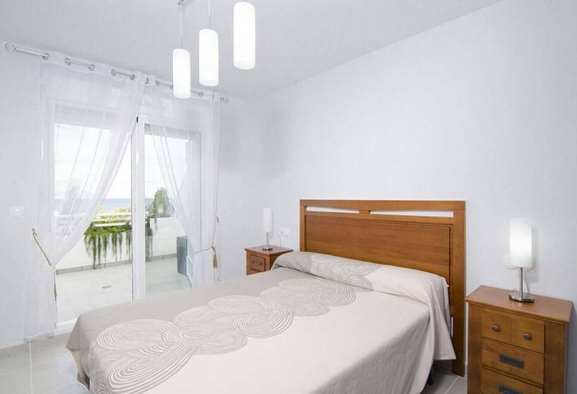 Апартаменты 2 Спальни Вид на Море, Novabeach Apartments Marholidays