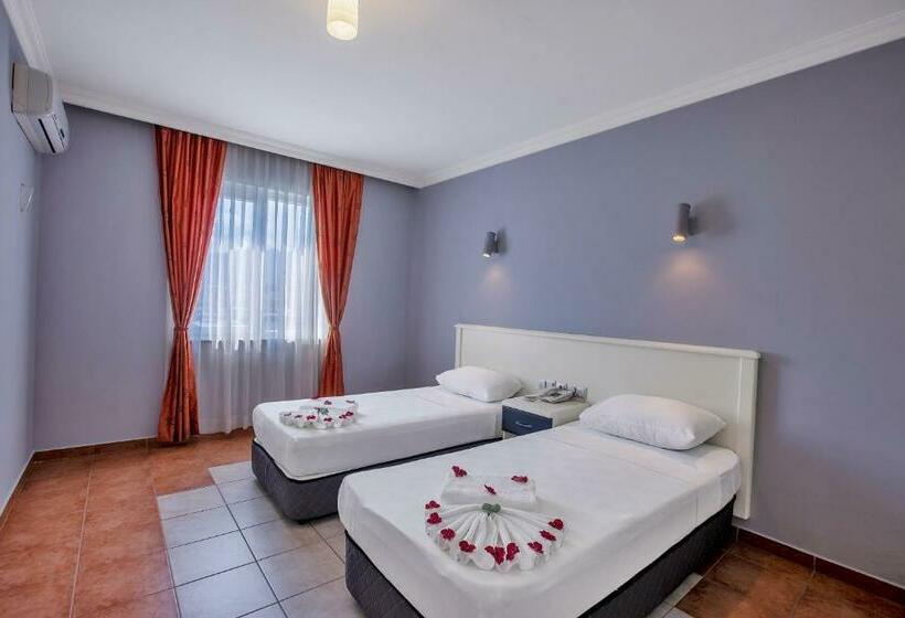 سوییت خانوادگی, Grand Alisa Hotel – Ex.royalisa