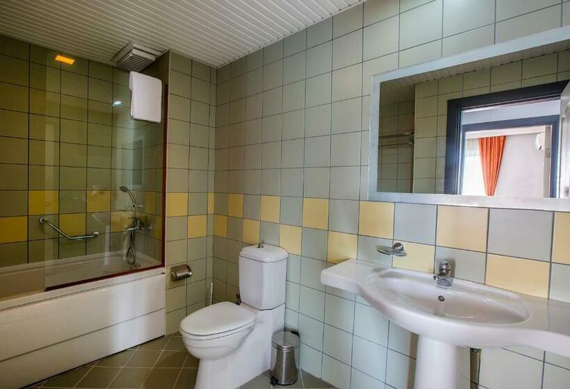 اتاق استاندارد با بالکن, Grand Alisa Hotel – Ex.royalisa