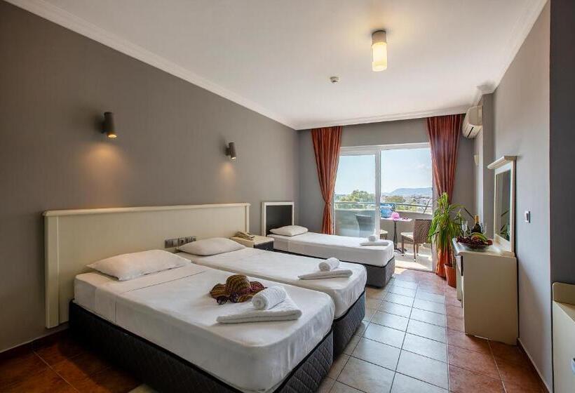 اتاق استاندارد با بالکن, Grand Alisa Hotel – Ex.royalisa