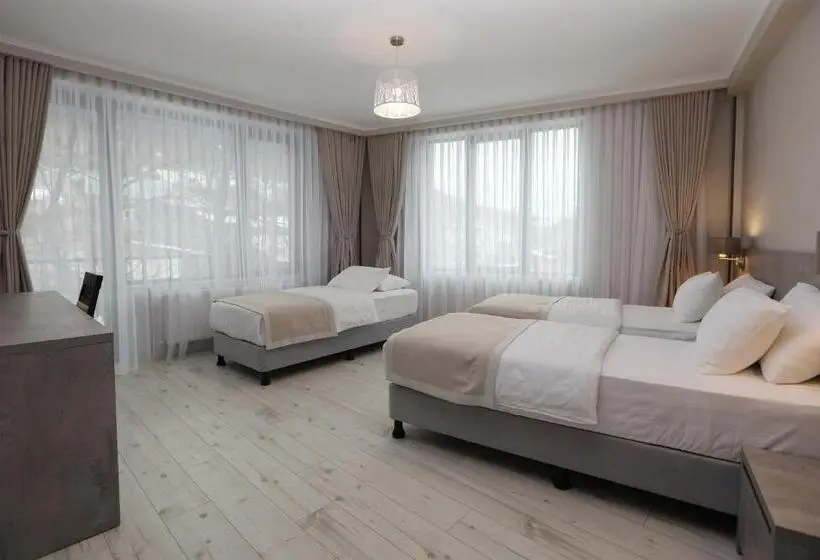 اتاق استاندارد سه نفره, Sunset Terrace Mestia