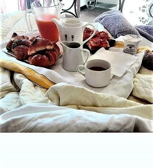 سوئیت با بالکن, Only For Two Giumbabulla
