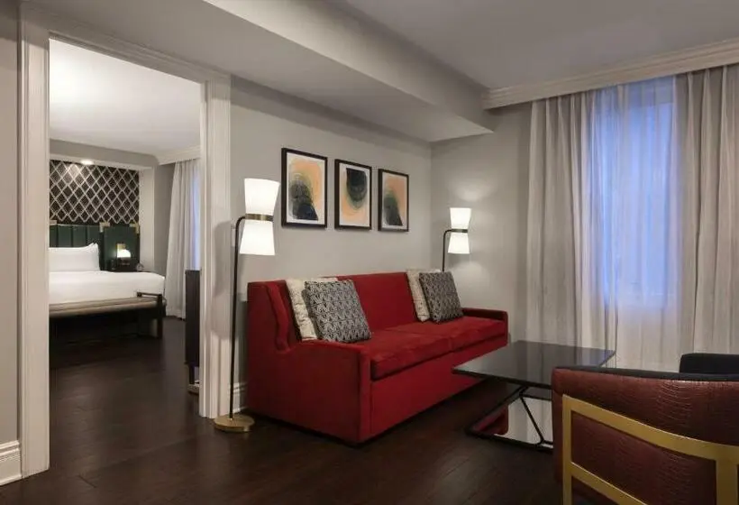 سوئیت با تخت بزرگ, The Warrior Hotel, Autograph Collection