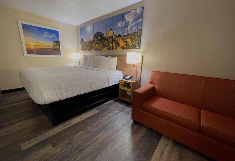 스탠다드 룸 킹사이즈 침대, Days Inn & Suites By Wyndham Kaukauna Wi