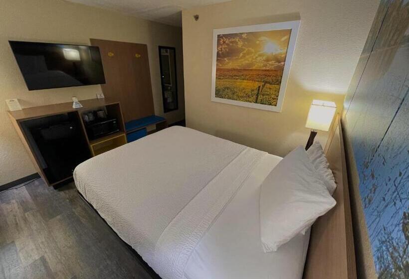 스탠다드 룸, Days Inn & Suites By Wyndham Kaukauna Wi