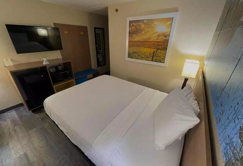 Standard-huone, Days Inn & Suites By Wyndham Kaukauna Wi