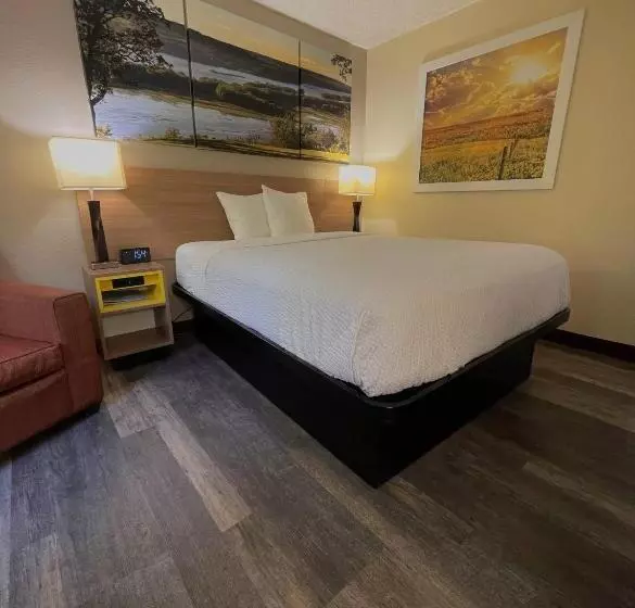 Standard-huone, Days Inn & Suites By Wyndham Kaukauna Wi