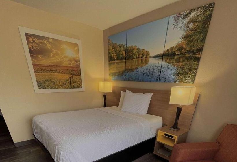 Номер Стандарт, Days Inn & Suites By Wyndham Kaukauna Wi