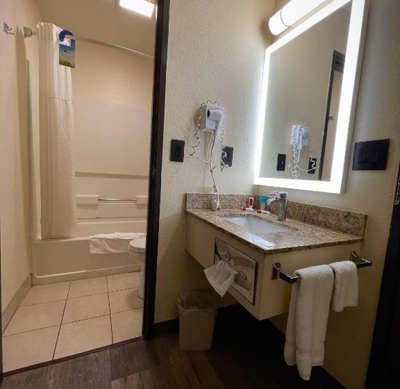 스탠다드 룸 킹사이즈 침대, Days Inn & Suites By Wyndham Kaukauna Wi